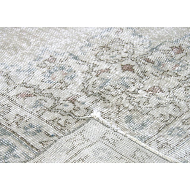 1960s Turkish Oushak Rug For Sale - Image 4 of 6