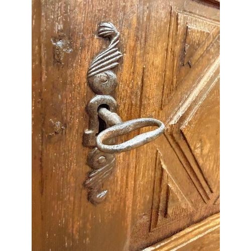 Period: 17th century Style: Renaissance, Louis 13th Condition: Fully restored Material: Solid wood Length: 96Width:...