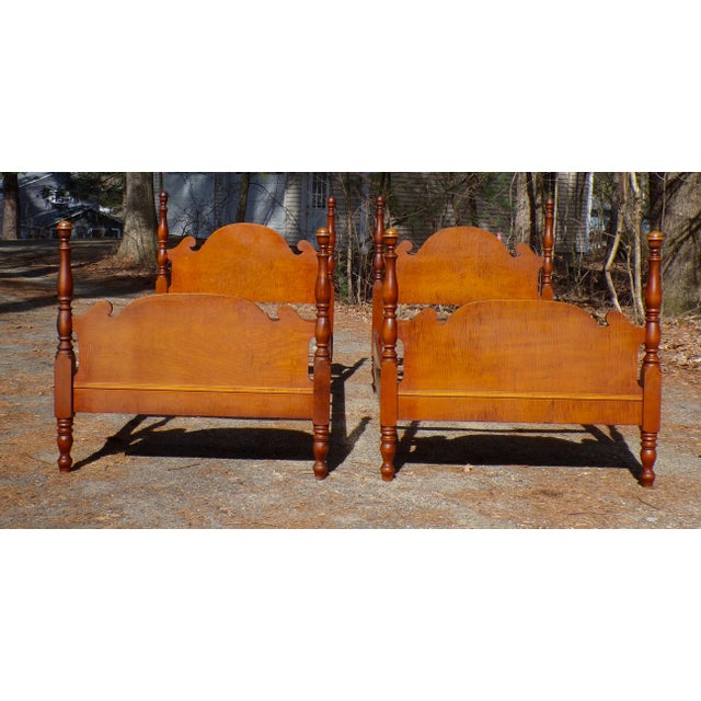 Vintage Pair Atlas Furniture Curly Maple Poster Twin Beds For Sale In Boston - Image 6 of 18