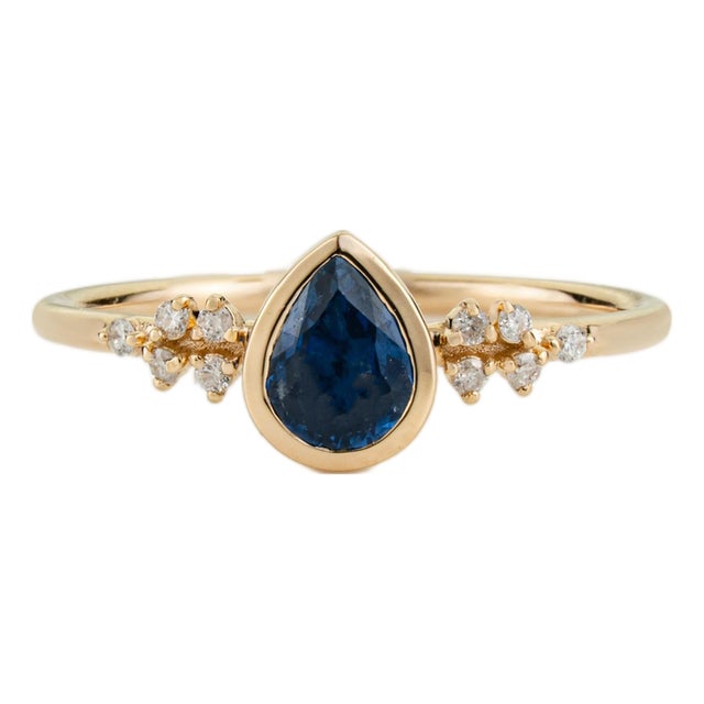 Pear Cut Blue Sapphire and Diamond Cluster Vintage Ring in 14k Gold Size 8 For Sale