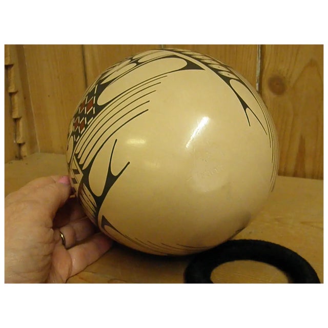 Late 20th Century Mata Ortiz Hand Coiled Pot by Ana Trillo For Sale - Image 18 of 18