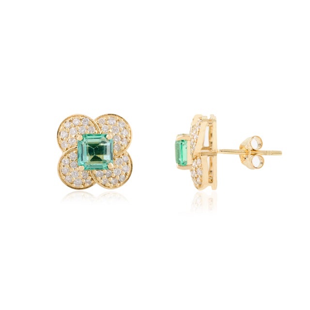 Metal Diamond & Emerald Clover Stud Earrings in 18k Gold- a Pair For Sale - Image 7 of 11