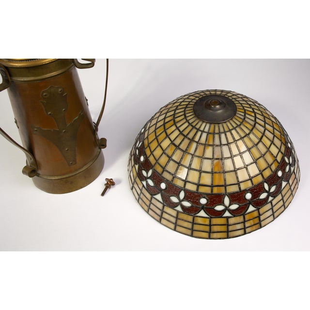 Early 20th Century Arts and Crafts Copper and Brass Vase Table Lamp With Leaded Glass Shade, Attributed Stickley Brothers, Circa 1903 For Sale - Image 5 of 9