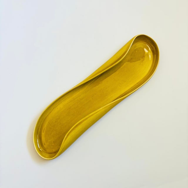 Mid-Century Modern Mid Century Russel Wright American Modern Ceramic Chartreuse Celery Plate For Sale - Image 3 of 11