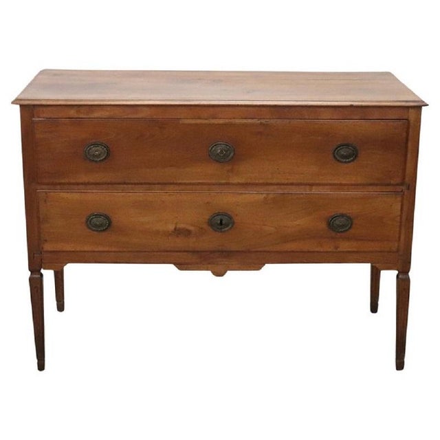 Antique 18th Century Walnut Chest of Drawers For Sale - Image 18 of 18