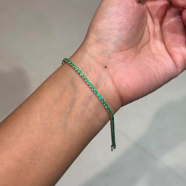 Art Deco Certified 3.47ct Natural Emerald Tennis Bracelet in 14k Yellow Gold For Sale - Image 3 of 16