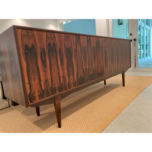 Brown Danish Modern Rosewood Credenza Sideboard 1960s For Sale - Image 8 of 8