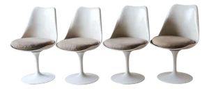 Vintage Tulip Chairs attributed to Eero Saarinen for Knoll, 1970s, Set of 4