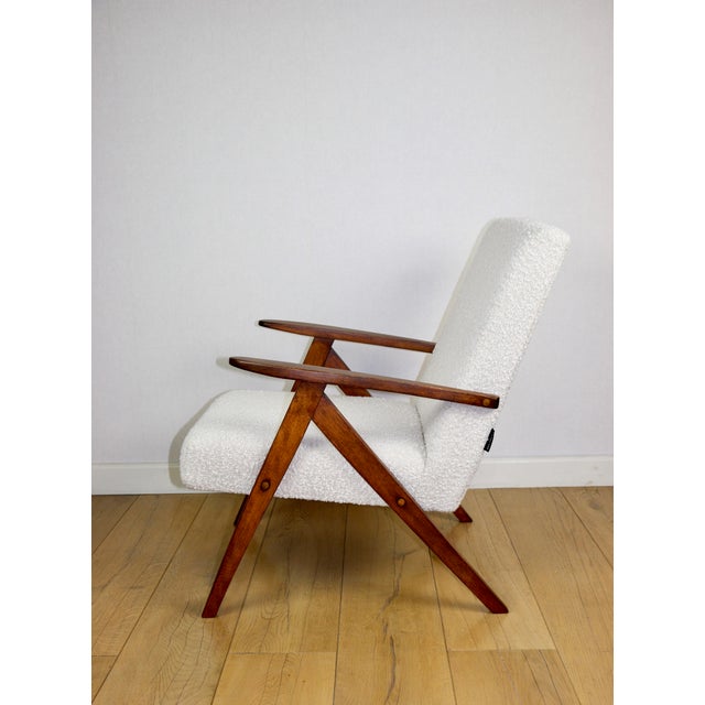Wood Vintage B-310 VAR Armchair in White Bouclé and Wood, 1970s For Sale - Image 7 of 12