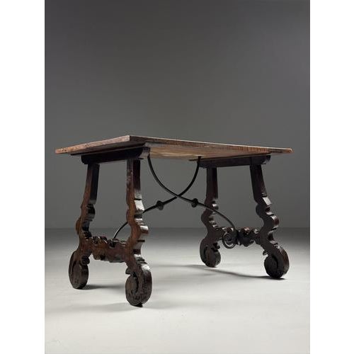 Antique Spanish Table in Walnut, 1700s For Sale - Image 4 of 18