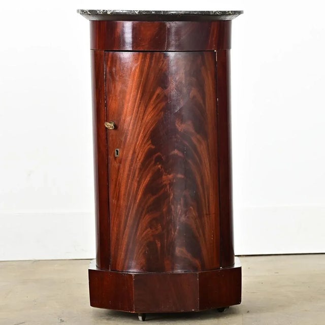 French 19th Century Mahogany Bedside Table Cabinet For Sale - Image 4 of 10