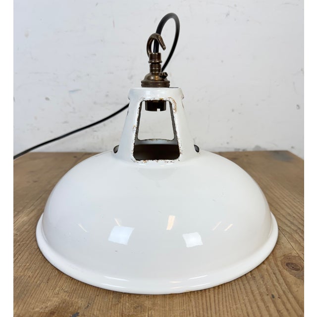 Industrial White Enamel Factory Pendant Lamp from Thorlux, 1960s For Sale - Image 16 of 18