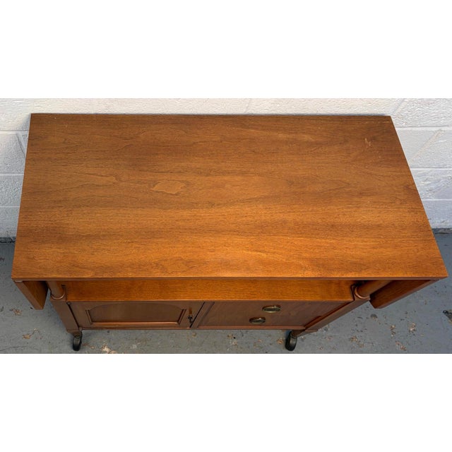 Mid 20th Century Walnut and Brass Drop Leaf Bar Cart For Sale - Image 17 of 18