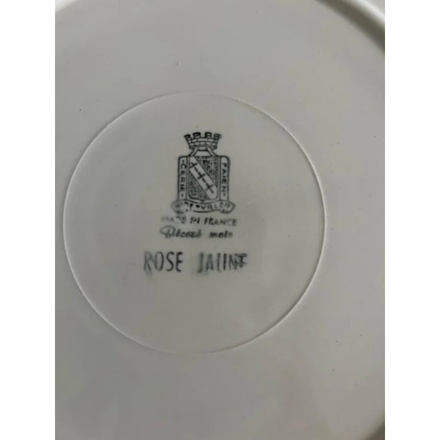 Bouton de Rose Tableware Set in Earthenware from Niderviller, 1950s, Set of 13 For Sale - Image 10 of 11
