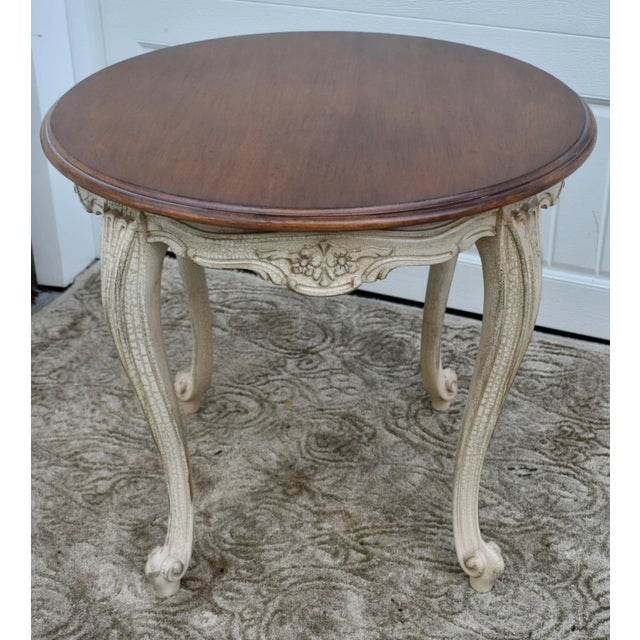 Vintage Wood Round Table Venetian Two Tone White Crackle French Provincial For Sale In Philadelphia - Image 6 of 12