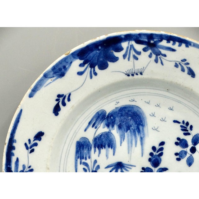 18th-Century Chinoiserie Delftware Plate For Sale - Image 6 of 12