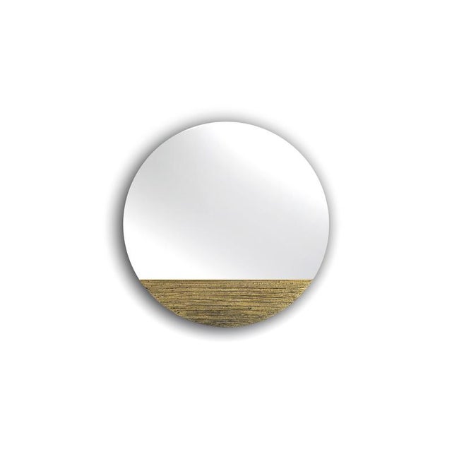 Orizzonte 900 Tondo Oro Mirror by Disain1971 Dimensions: D 90 x H 2.5 cm Materials: Gold, mirror / oro, specchio. Weight:...