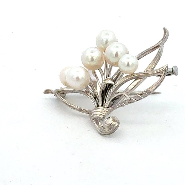 Authentic Mikimoto Akoya Pearl Brooch 6.20 mm Sterling Silver Estate M458 This elegant Authentic Mikimoto Estate sterling...