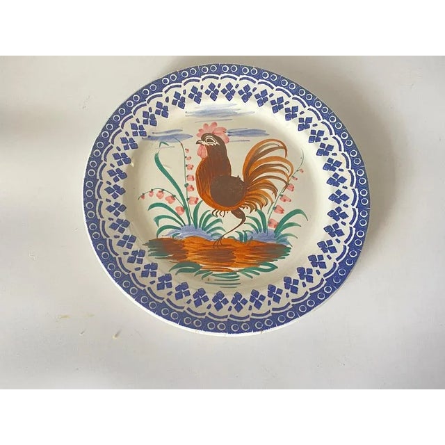 Brown and Green Dish with Rooster in Italian Faïence, 19th Century For Sale - Image 6 of 10