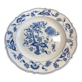 1980s Asian Blue Danube 99183 Japan 10 3/8” Dinner Plate For Sale