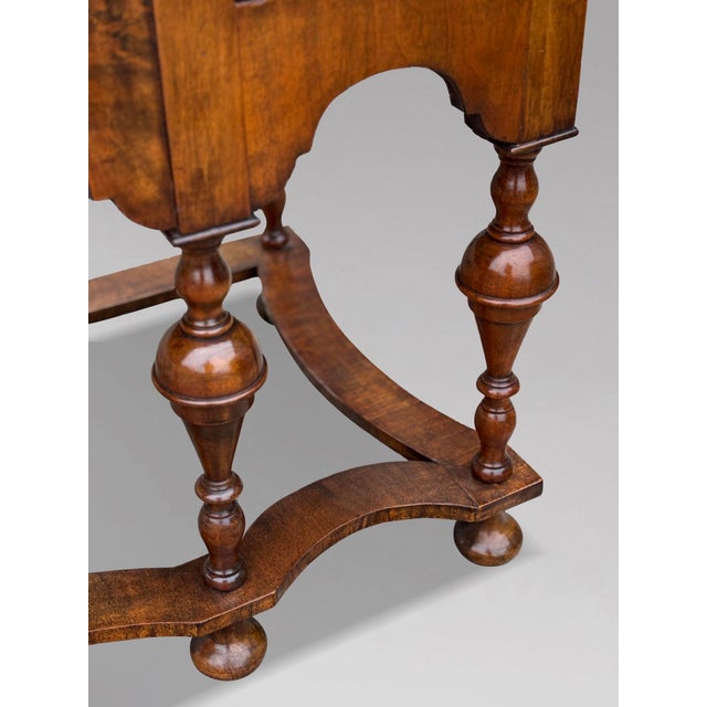 Early 18th Century Antique Queen Anne Walnut Chest on Stand, 1710 For Sale - Image 5 of 12
