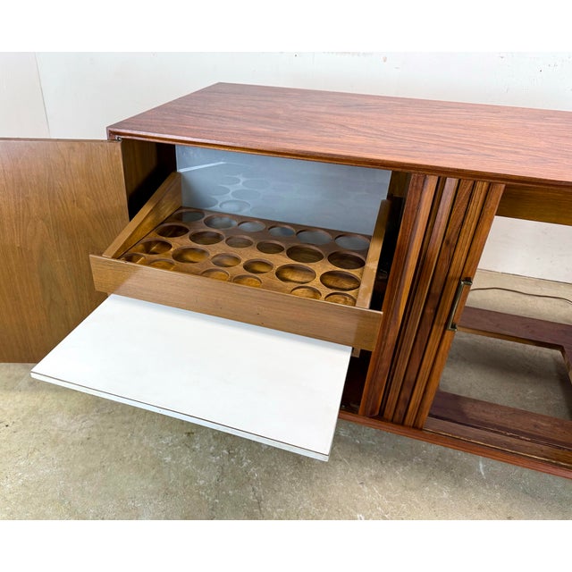 1960s Mid Century Modern Tambour Door Walnut Credenza / Media Cabinet / Bar Cabinet For Sale In New York - Image 6 of 12