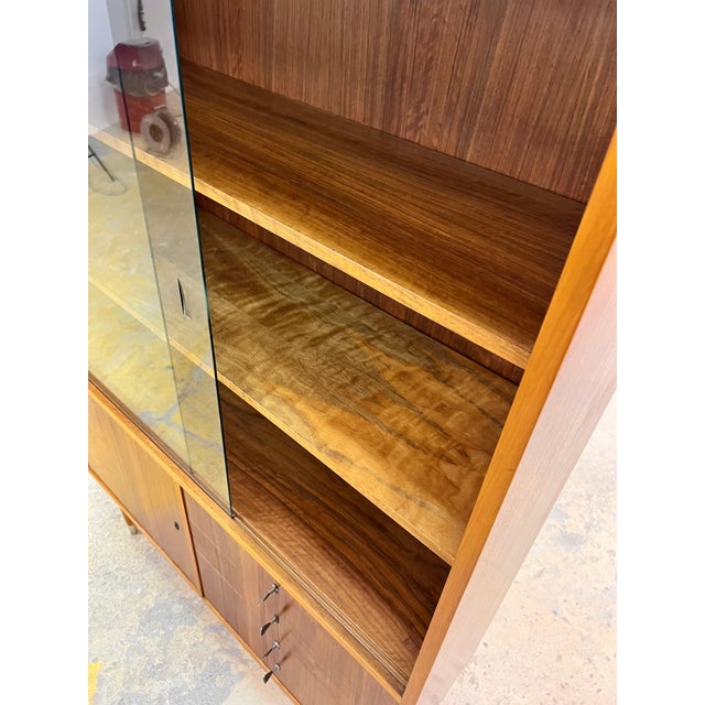 Wood Walnut Display Cabinet from Deutsche Werkstätten Hellerau For Sale - Image 7 of 11
