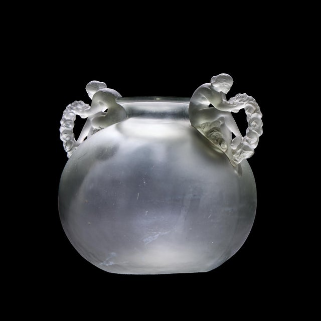 Art Nouveau René Lalique 1926 Bouchardon Handle Vase in Opalescent Glass For Sale - Image 3 of 5