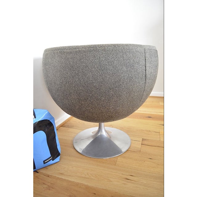 Bauhaus Luna Ball Chair by Pierre Guariche for Meurop, 1960s For Sale - Image 3 of 6