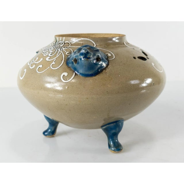 Japanese Japanese Chinoiserie Floral Tripod Censer For Sale - Image 3 of 10