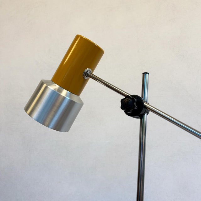 1970s Mustard Enamelled Metal and Aluminium Adjustable Desk Lamp from Prova, Italy, 1970s For Sale - Image 5 of 11