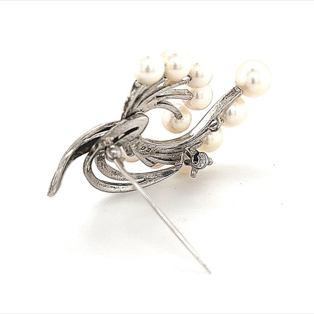 White 1990s Mikimoto Estate Akoya Pearl Brooch Sterling Silver For Sale - Image 8 of 12