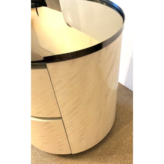 Caracole Modern Taupe Velvet Clio King Bed and Muse Nightstands Set of 3 For Sale In Atlanta - Image 6 of 10