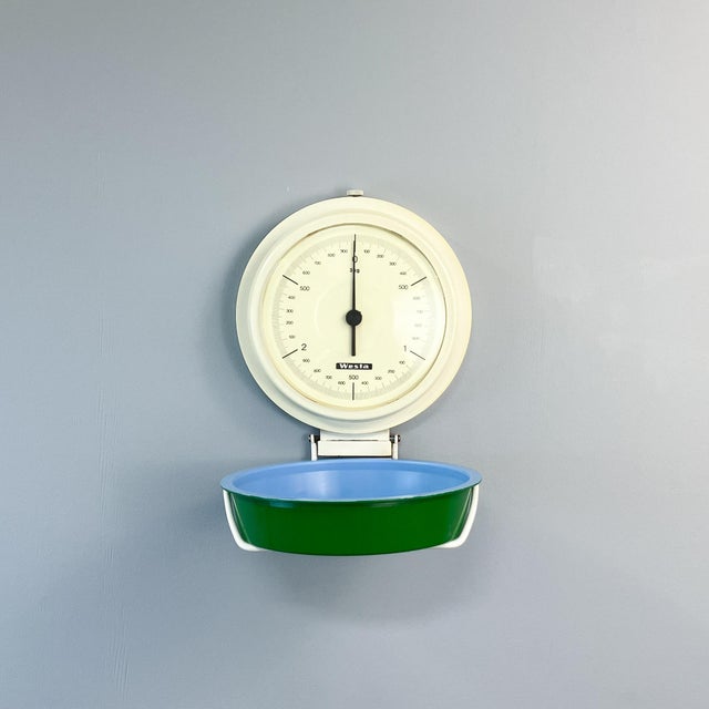 Green Kitchen Scale in Plastic with Metal Handle from Westa, 1950s For Sale - Image 8 of 8