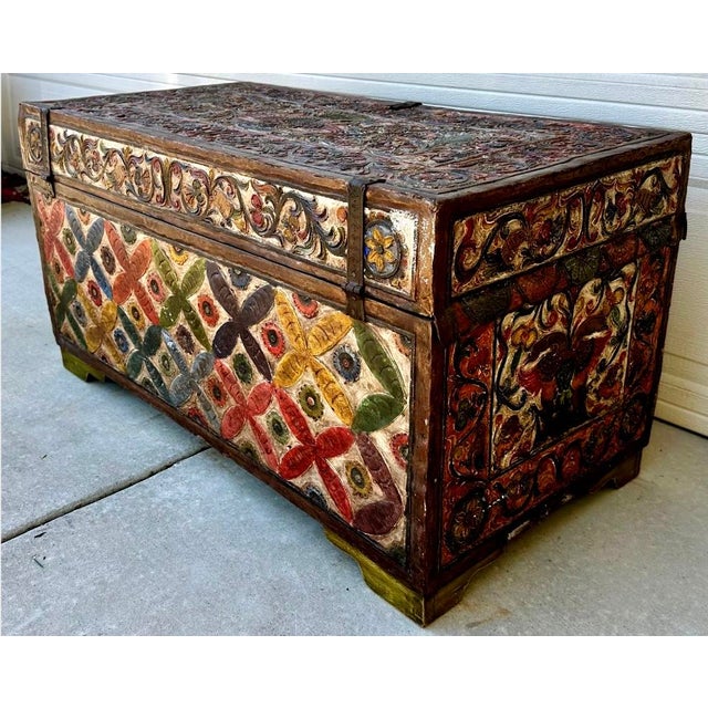 Museum-Quality 18th Century Peruvian Spanish Colonial Polychromed Leather Dowry Trunk/ Chest For Sale - Image 11 of 18