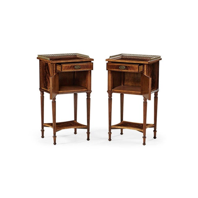 This mahogany bedside cabinets shows the refined style and architectural elegance of early 20th-century English design....