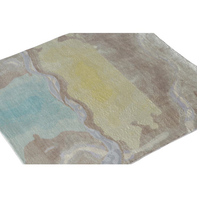 Hand-knotted in wool, this square 3x3 modern rug is a luxurious addition to Rug & Kilim’s contemporary collection....