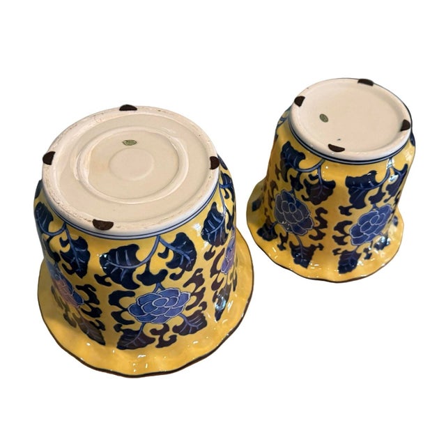 Late 20th Century Matching Pair of Yellow and Blue Chinoiserie Cachepot / Planters For Sale - Image 4 of 5