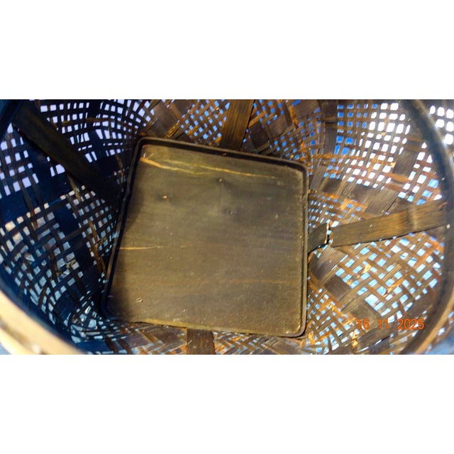 1940s Round Thai Bamboo Basket w.Lid For Sale In Minneapolis - Image 6 of 13