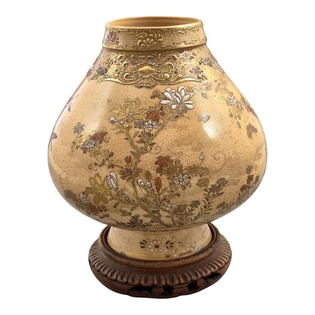 Beige Meiji Kyoto Satsuma Vase with Stand from Kinkōzan Workshop For Sale - Image 8 of 18