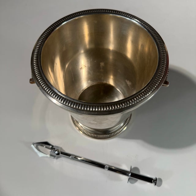 Early 20th Century Saint-Médard Silver-Plated Ice Bucket With Ice Tongs For Sale In Baltimore - Image 6 of 9