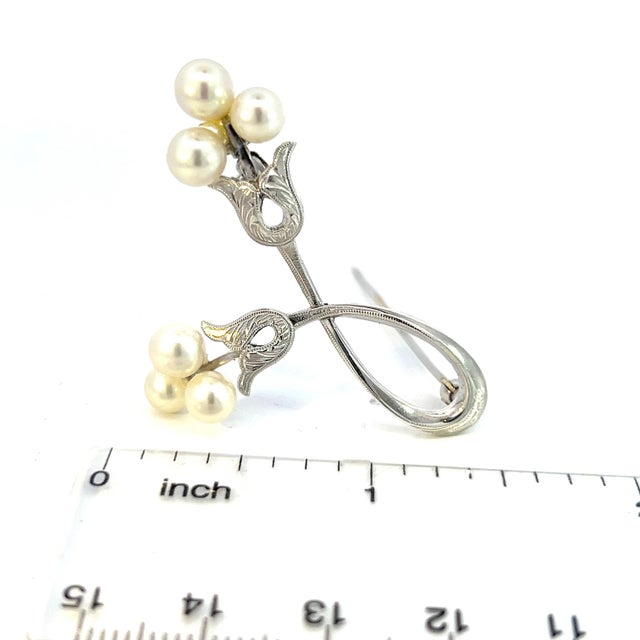 Metal 1990s Mikimoto Estate Akoya Pearl Brooch Pin For Sale - Image 7 of 7