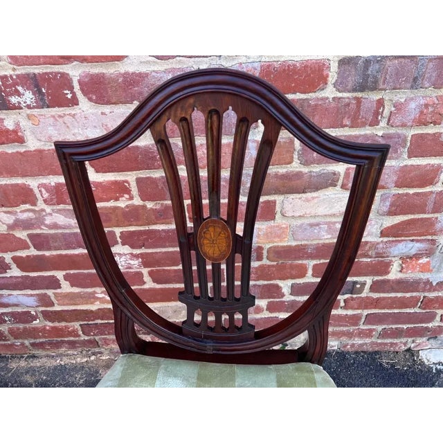 19th Century 19th Century Federal Style Inlaid Mahogany Carved Shield Back Dining Chairs- Set of 4 For Sale - Image 5 of 7