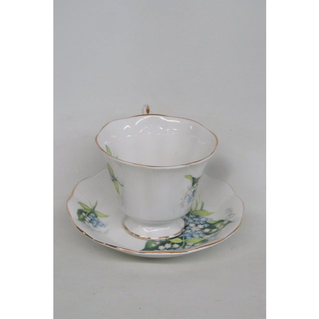 English Royal Albert Lily of the Valley Bone China Flowers Tea Cup and Saucer Set 4649b For Sale - Image 3 of 14