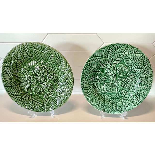 Mid-Century Modern Vintage Bordallo Pinheiro Strawberry Dinner Plates- a Pair For Sale - Image 3 of 7