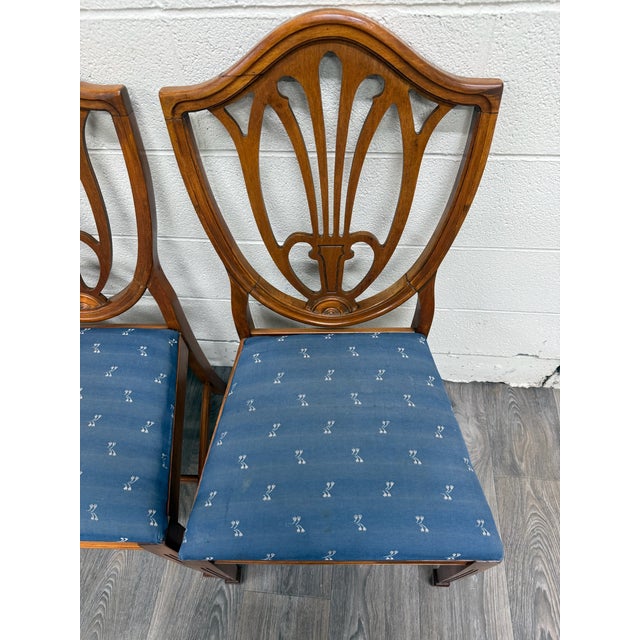 Duncan Phyfe Vintage Duncan Phyfe Style Hepplewhite Style Shield Back Dining Side Chairs For Sale - Image 4 of 10