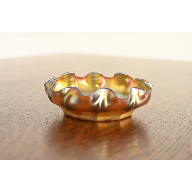Art Deco Louis Comfort Tiffany Favrile Iridescent Art Glass Scalloped Bowl For Sale - Image 3 of 12