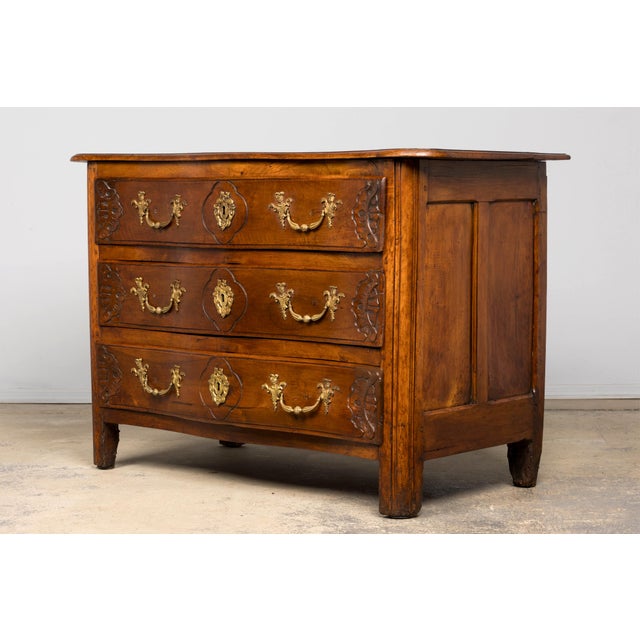 18th Century French Régence Walnut Chest of Drawers With Brass Pulls, Lyon For Sale - Image 12 of 18