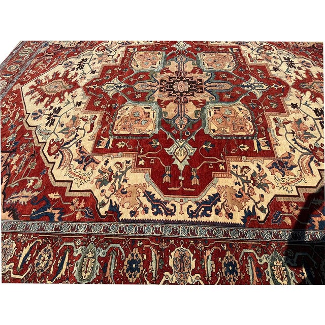 A Stunning Vintage 12' X14' Ivory Groune Persian Serapi Rug For Sale - Image 9 of 11