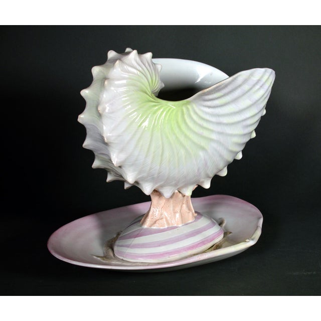 Wedgwood Pearlware Nautilus Shell Part Dessert Service in Pink and Yellow Circa 1800–1815 For Sale - Image 9 of 11